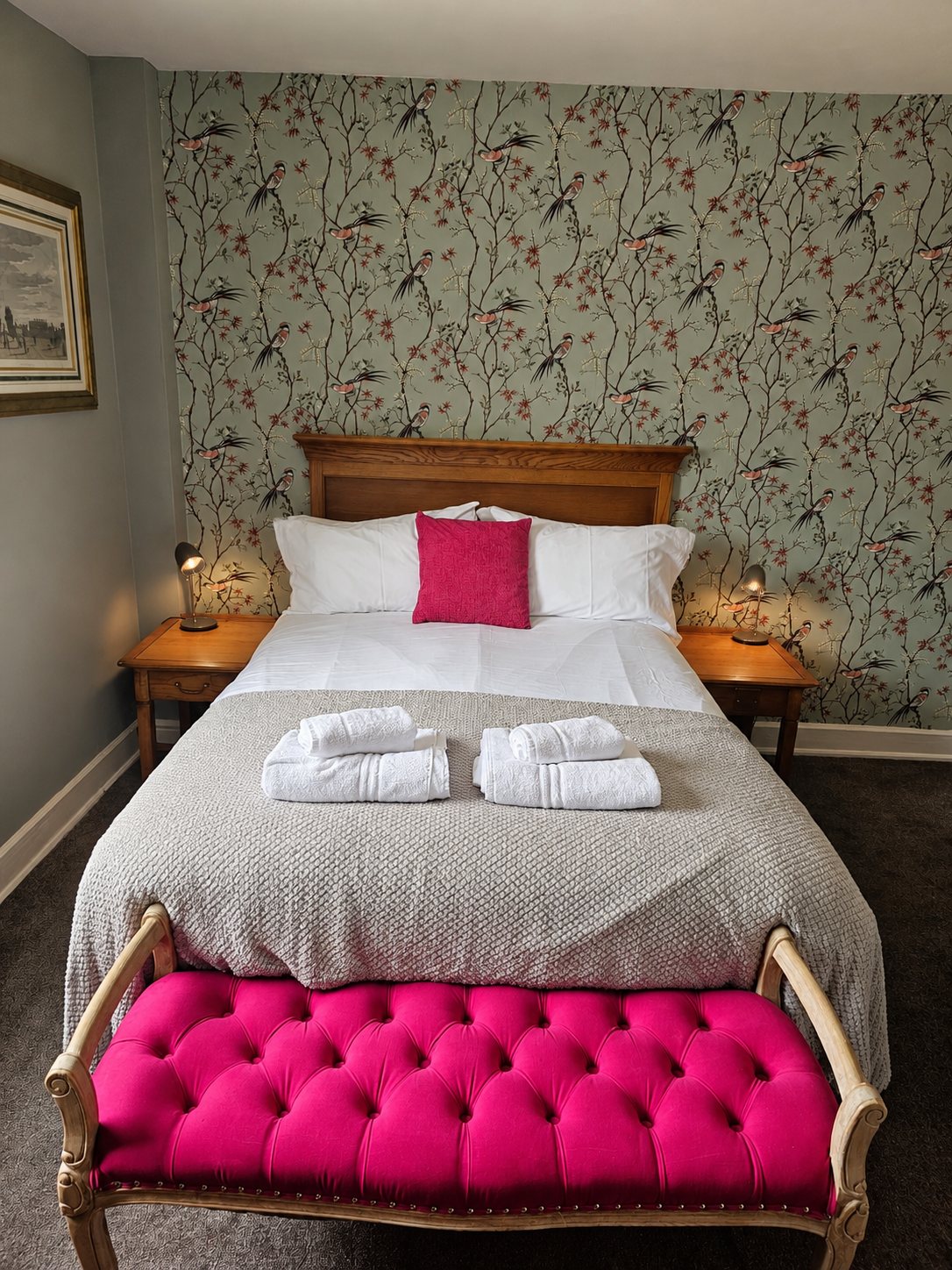 En-suite guest bedroom